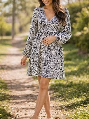 NWT Thyme Maternity Black & White Speckled Empire Waist V-Neck Long Sleeve Dress